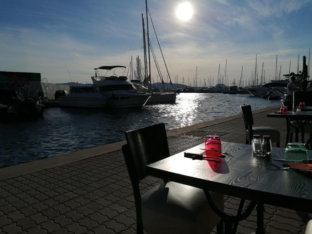 Voilier De Charme A Quai Hotel Saint-Raphaël Kültér fotó