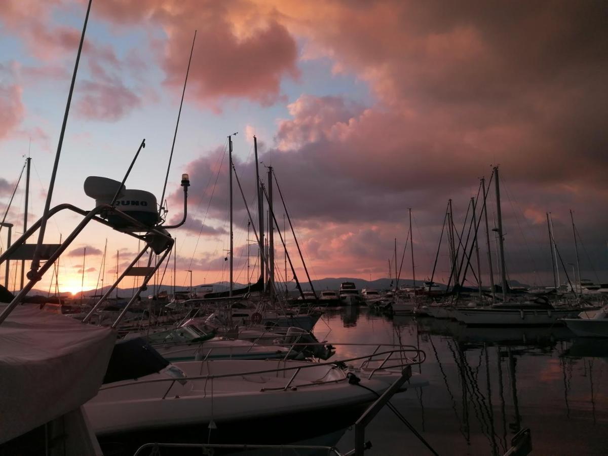 Voilier De Charme A Quai Hotel Saint-Raphaël Kültér fotó