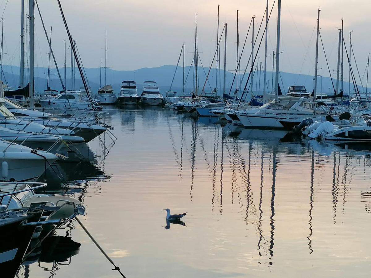 Voilier De Charme A Quai Hotel Saint-Raphaël Kültér fotó